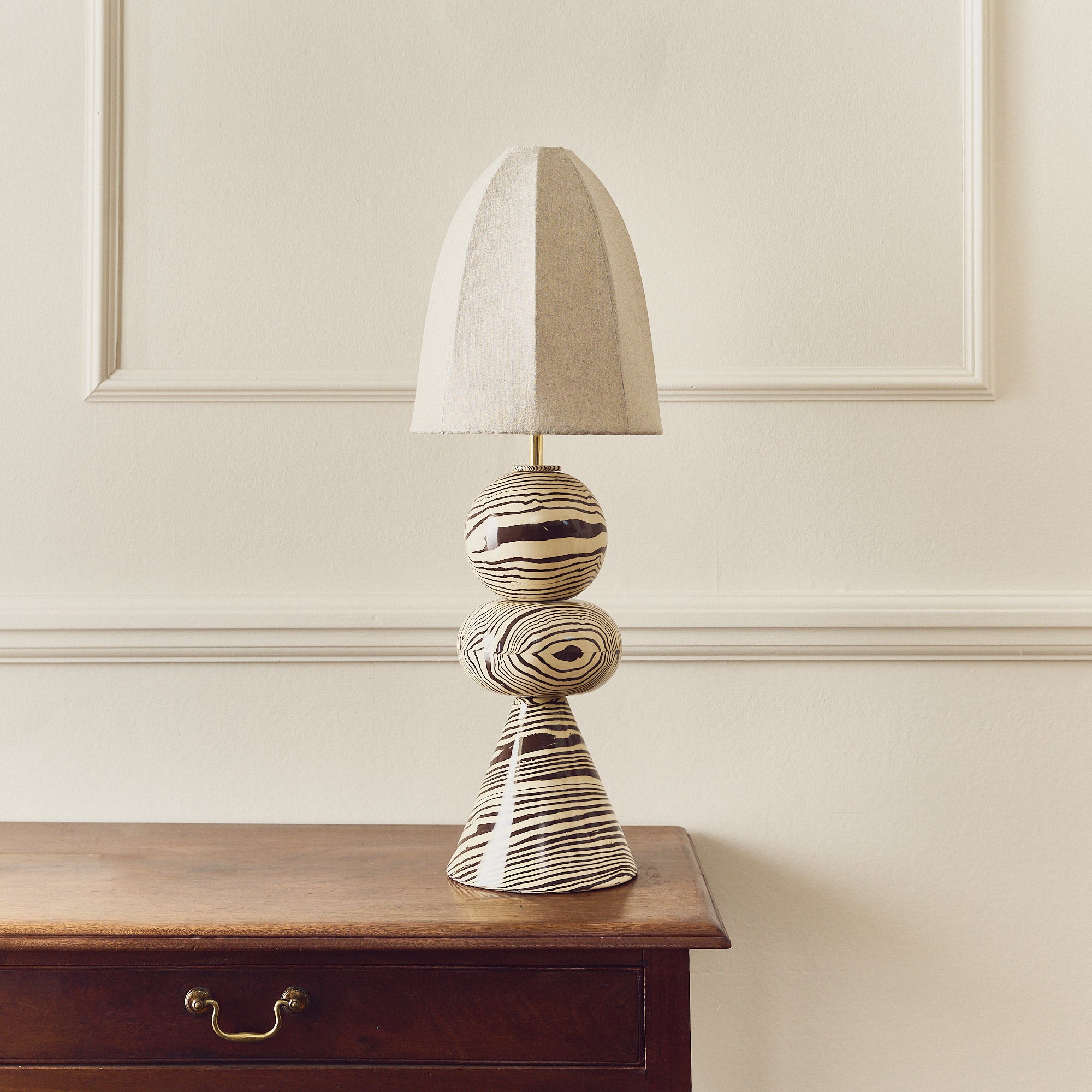 Swan Brown & White Table Lamp